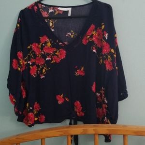 Luq tie bottom floral top